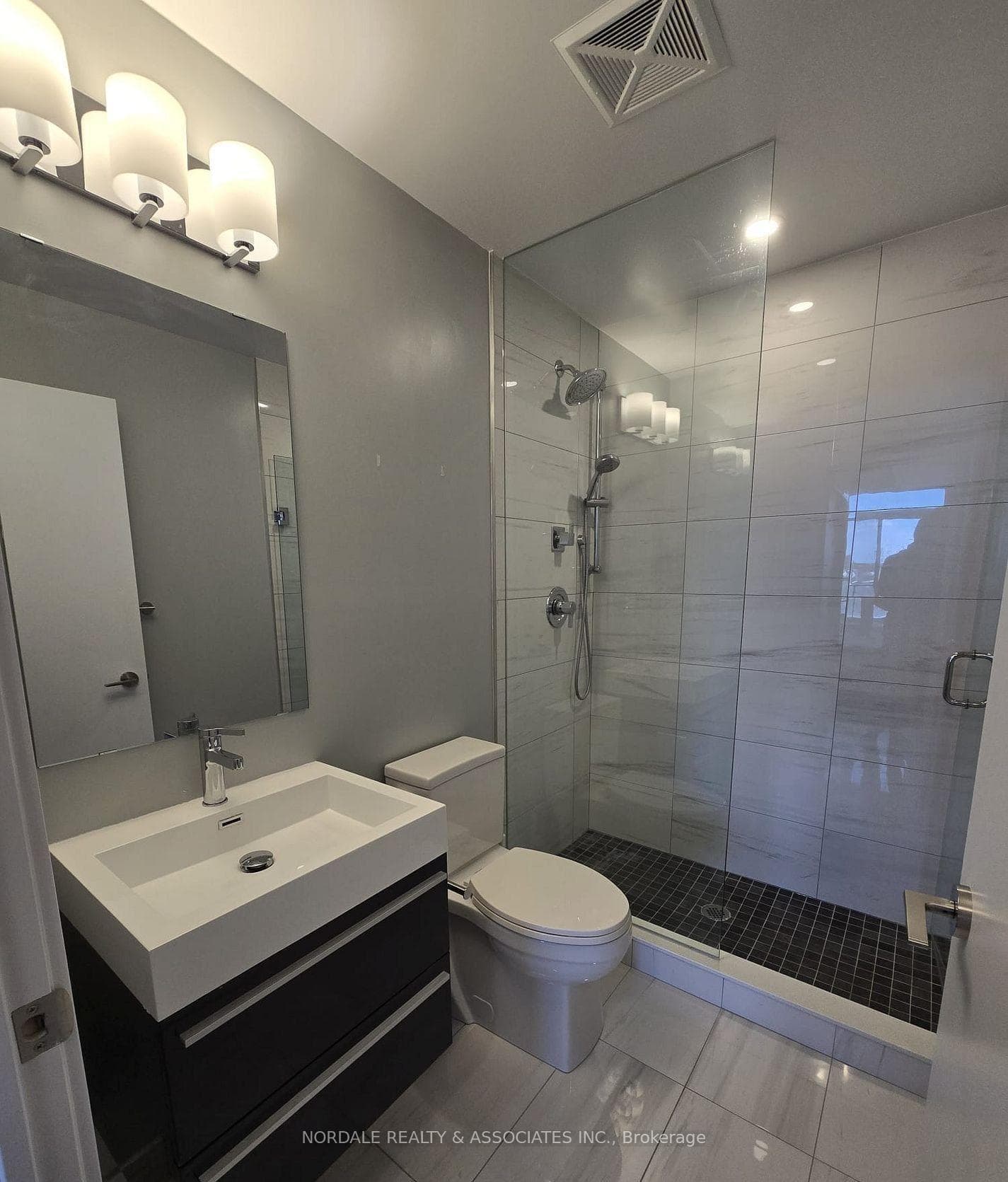 181 Bedford Road Unit 1501 photo 11