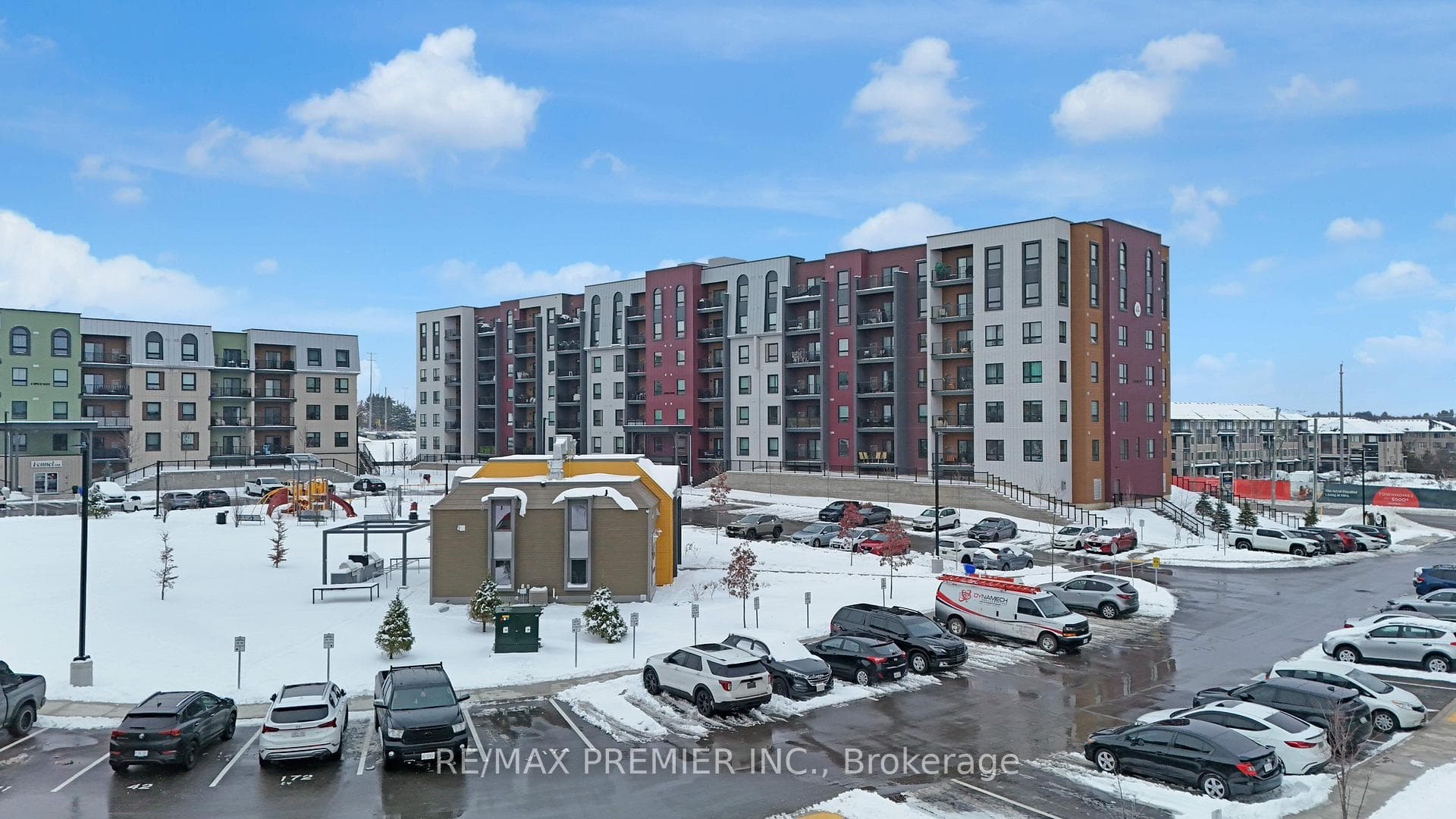 4 Spice Way Unit 404 photo 4