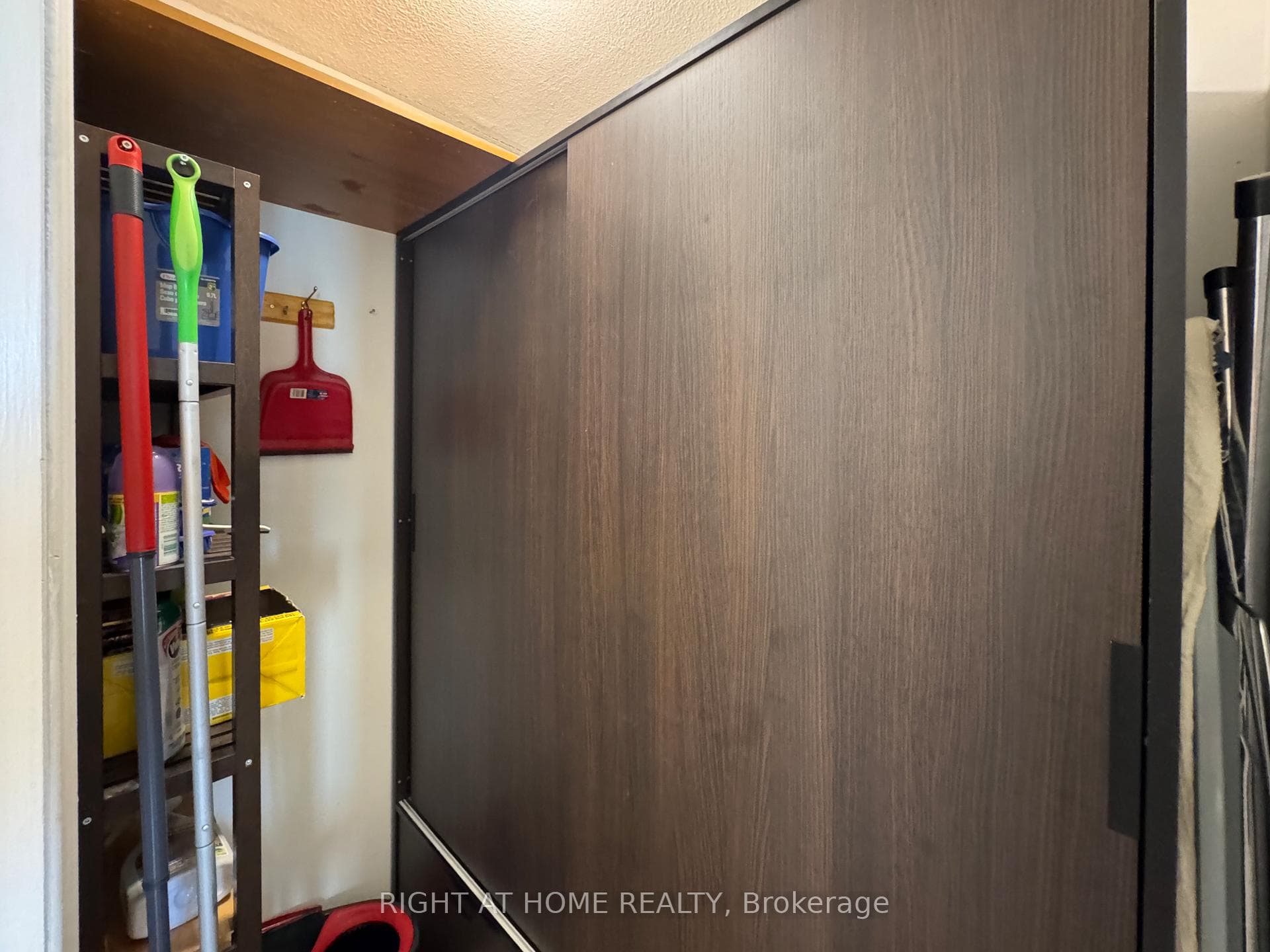 81 Scott Street Unit 806 photo 20