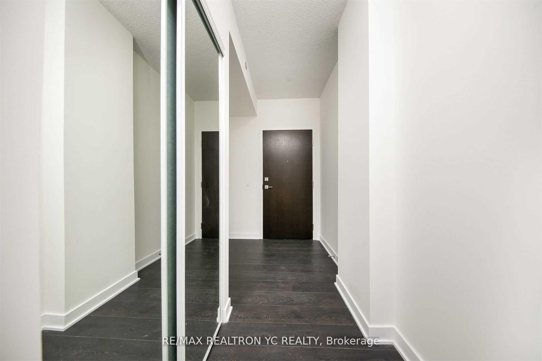 2221 Yonge Street Unit 409 photo 23