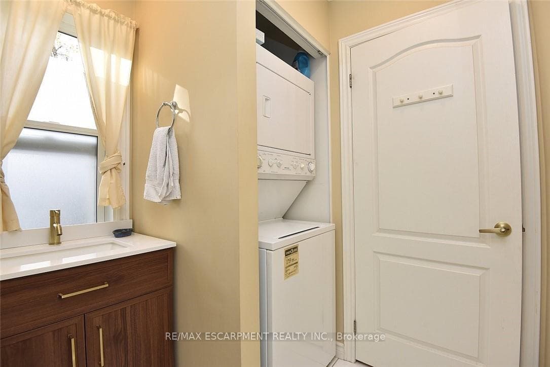 175 Fiddlers Green Road Unit 59 photo 23