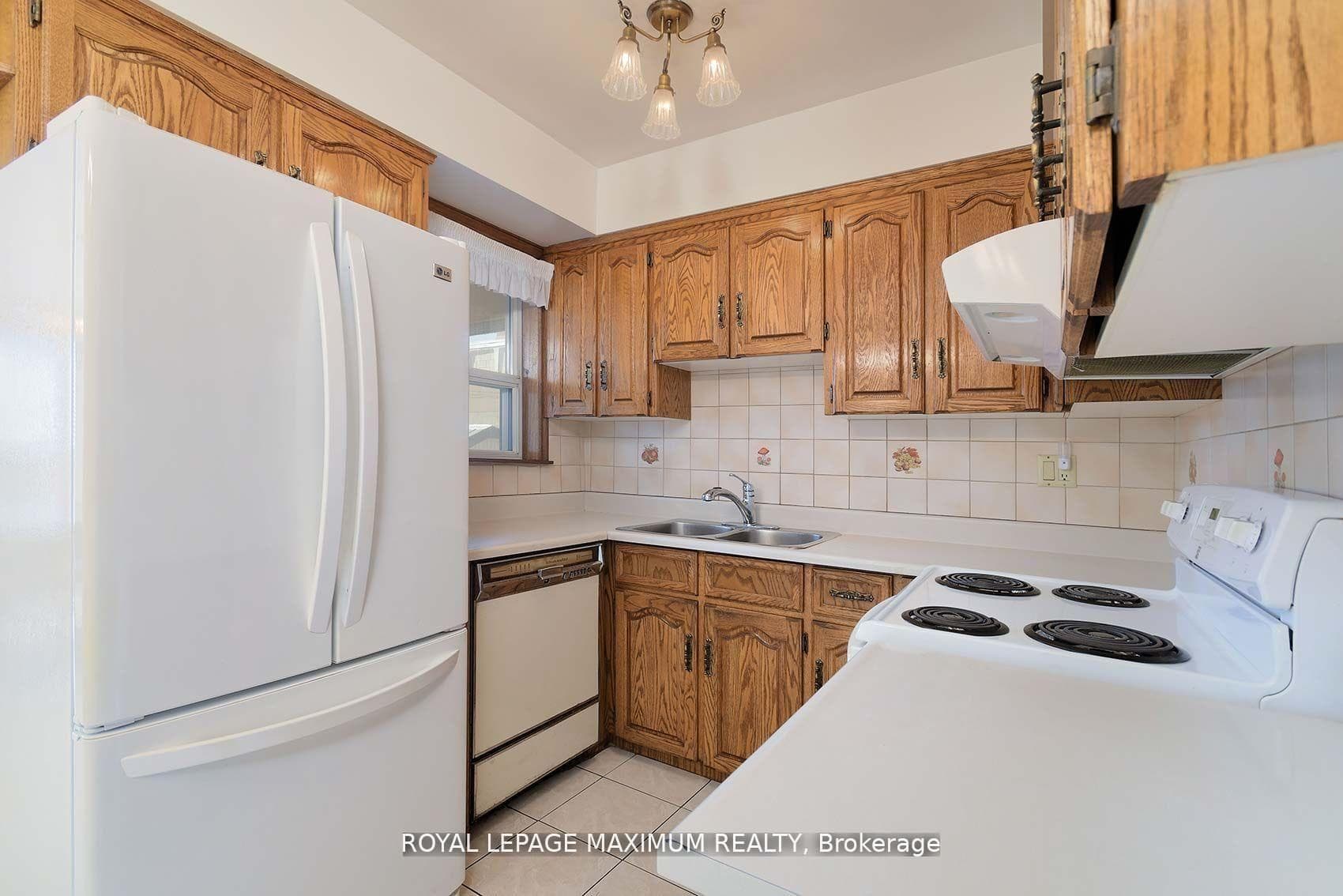 245 Belgravia Avenue photo 14