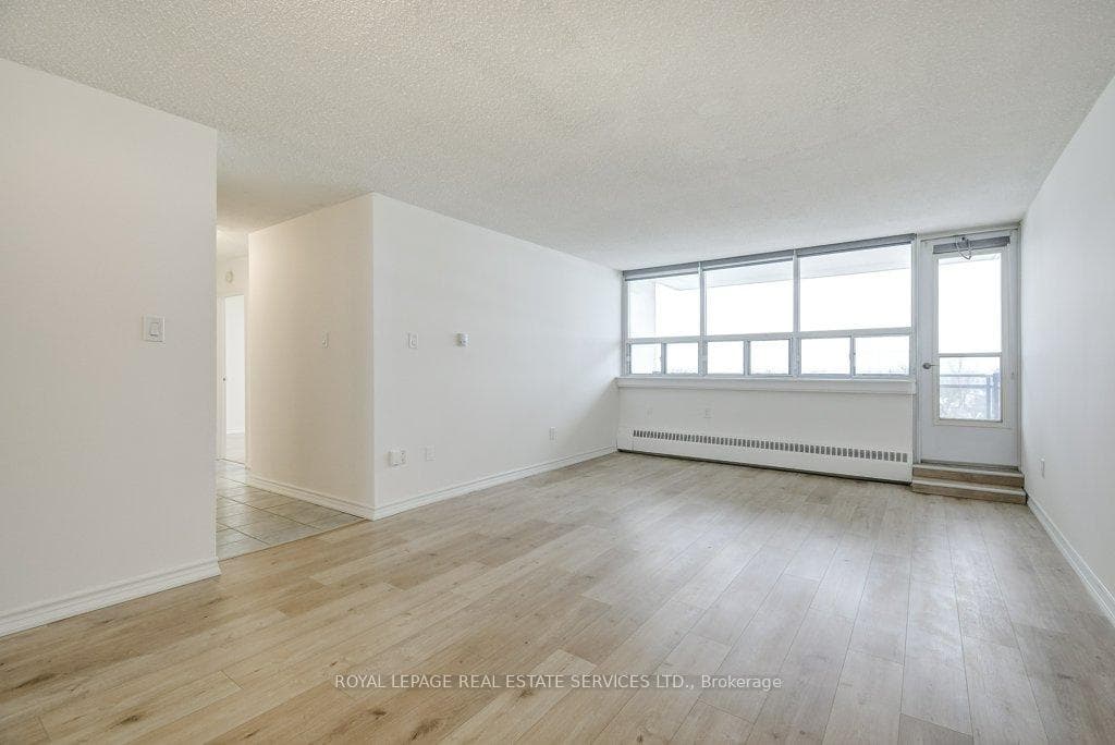 212 Kerr Street Unit 907 photo 10