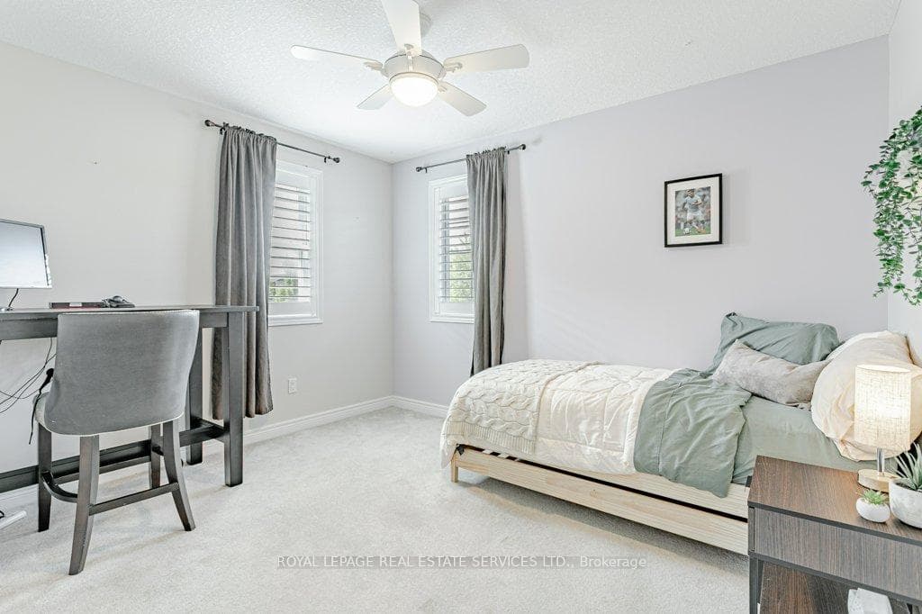 560 Lakeview Drive photo 33