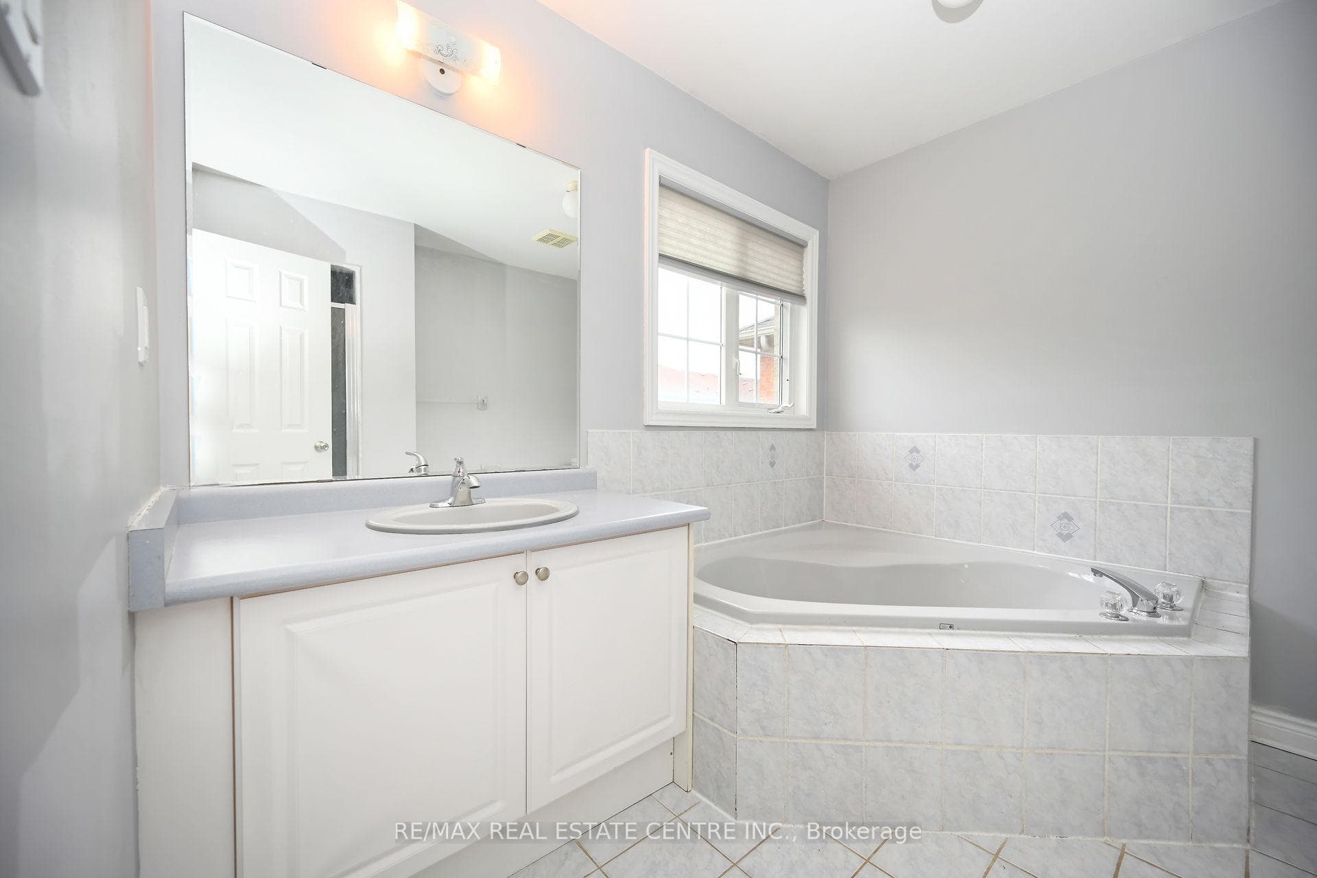 514 Navigator Drive photo 23