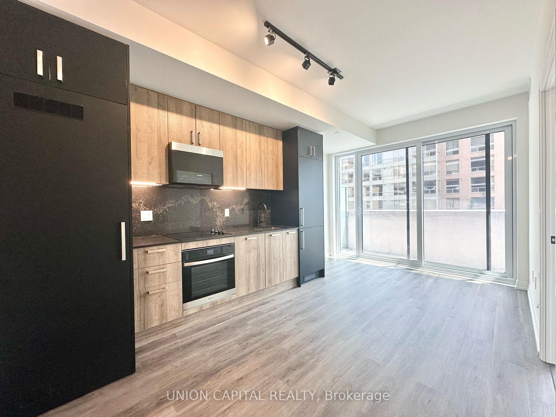 280 Dundas Street Unit 507 photo 7