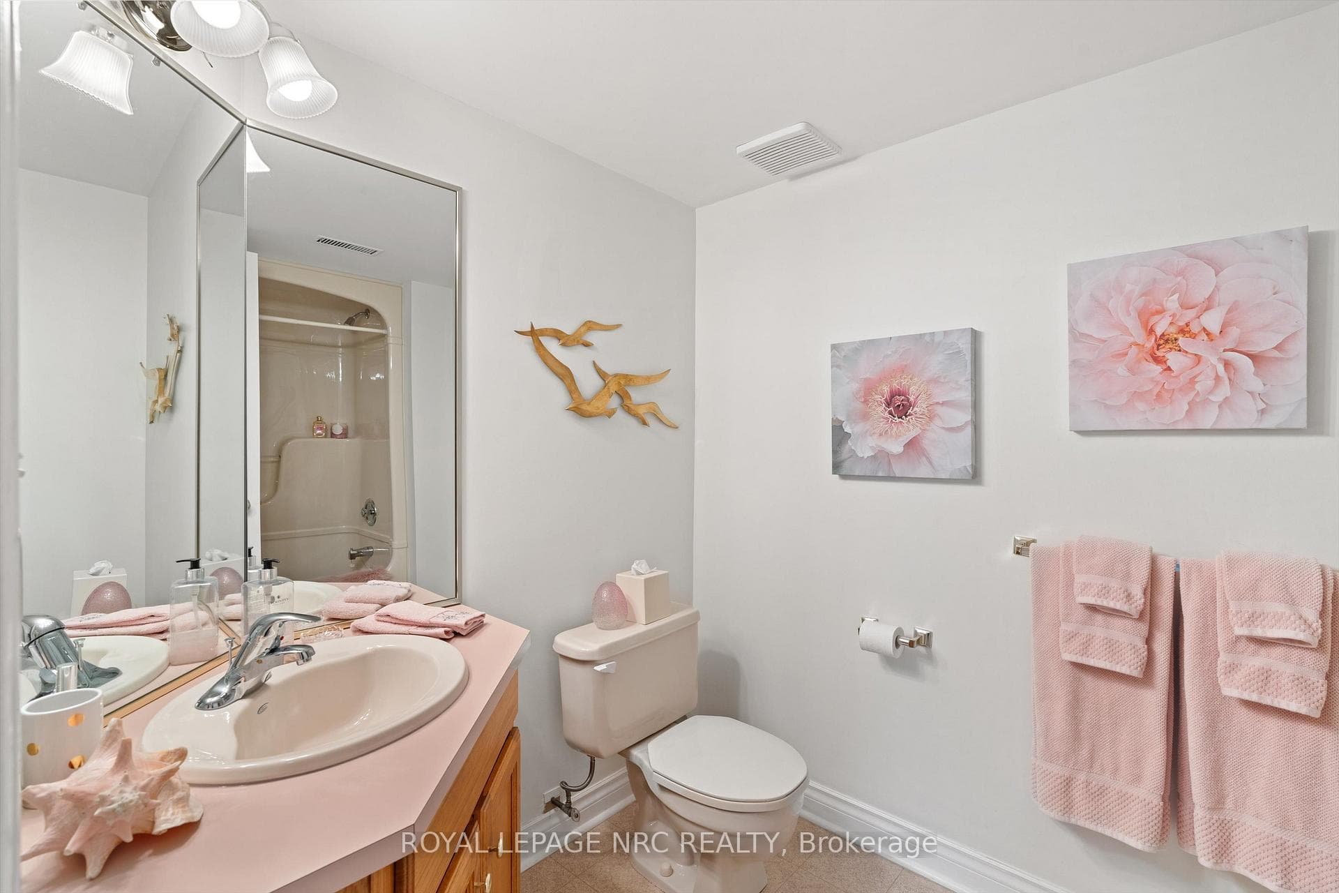 2nd Full Bathroom!