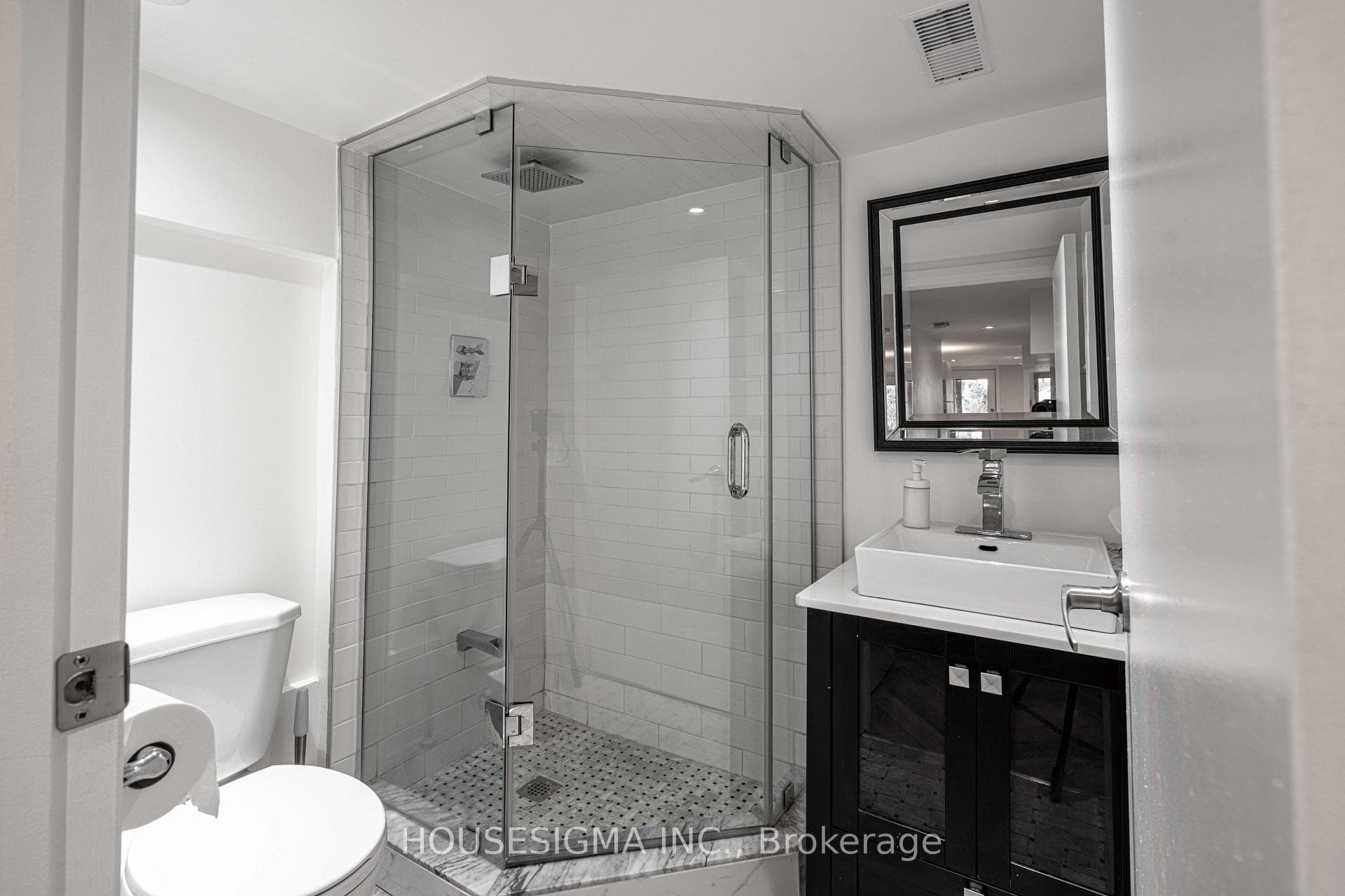 5 Ivy Avenue Unit Lower photo 13
