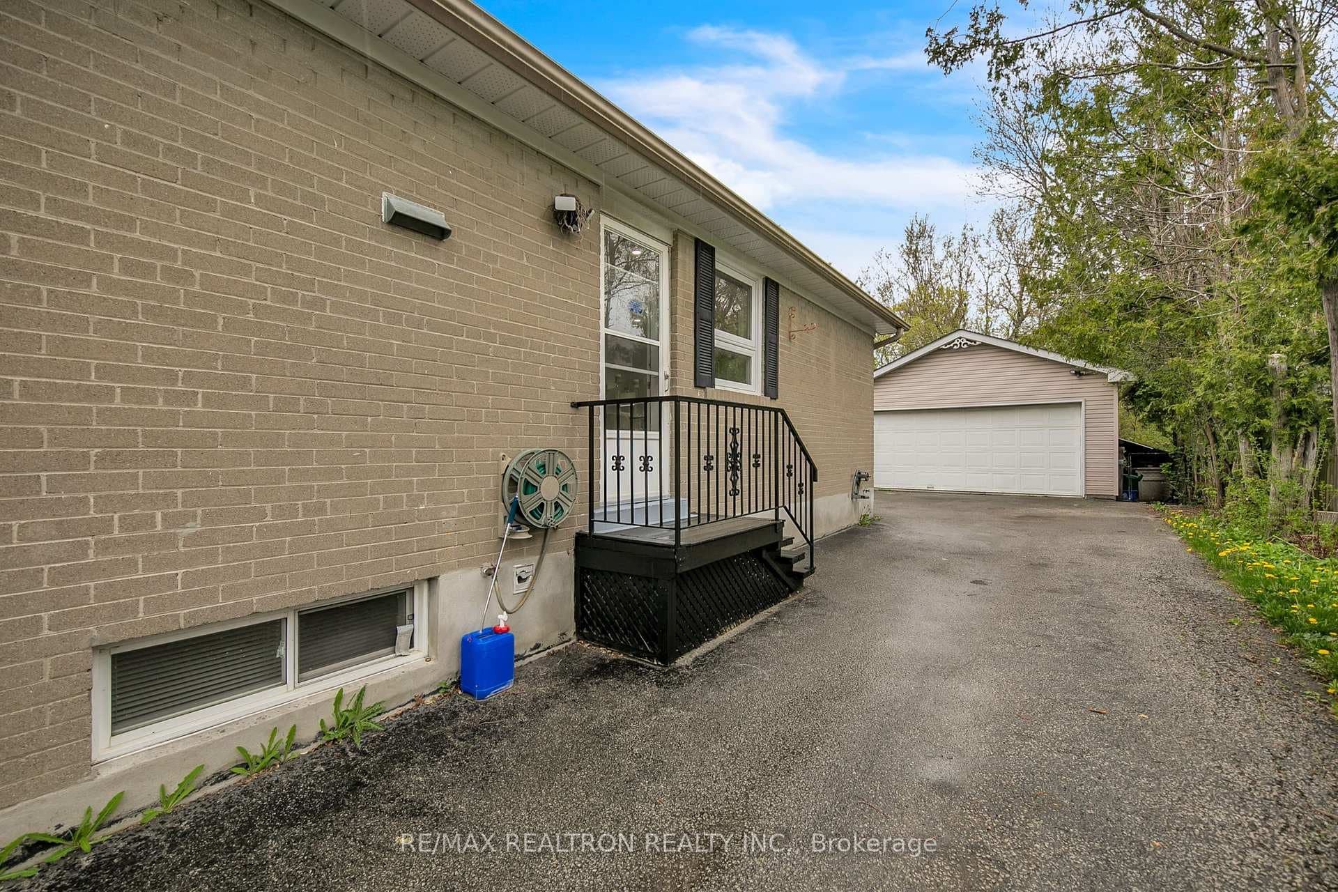 421 Taylor Mills Drive photo 5
