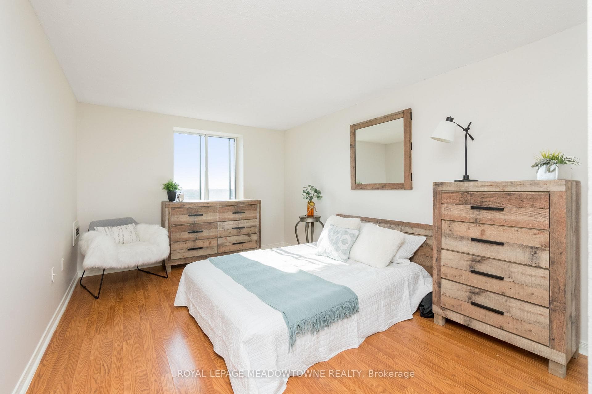 6720 Glen Erin Drive Unit 610 photo 20