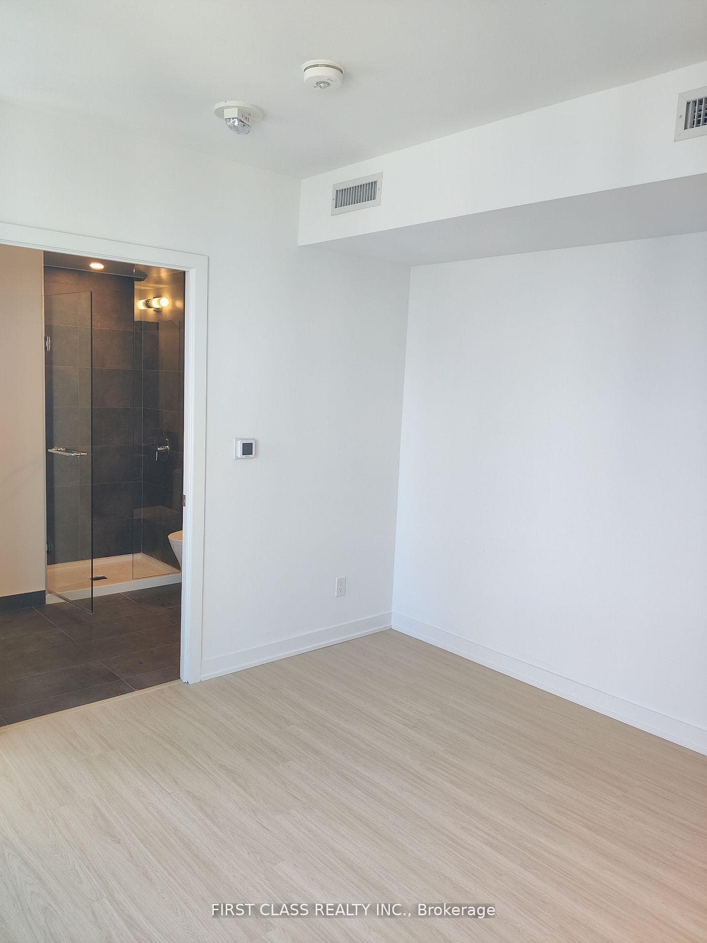 8 Wellesley Street Unit 5610 photo 5