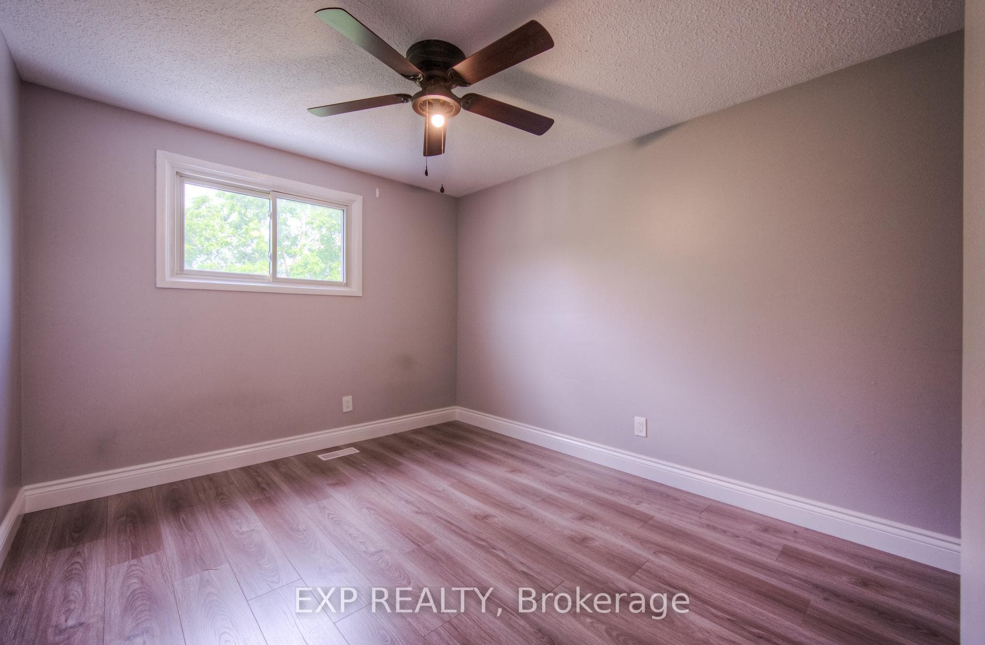 1474 Wildren Place photo 9