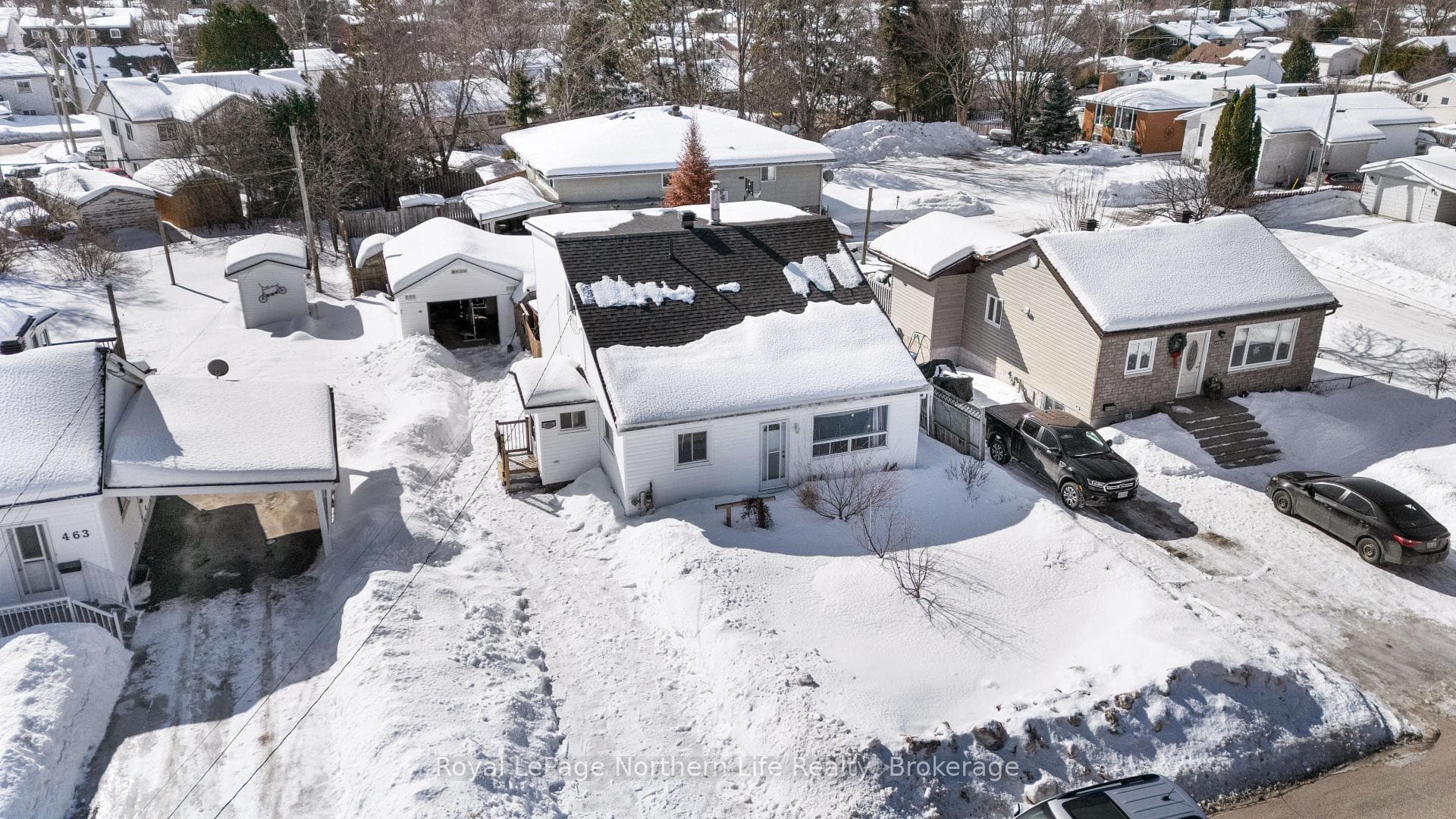 455 Angus Street photo 45