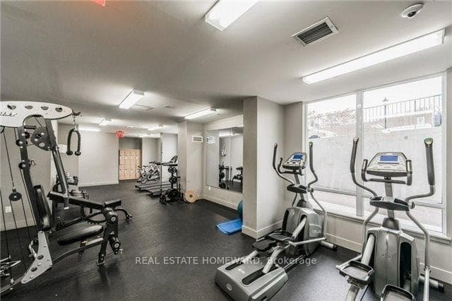 812 Lansdowne Avenue Unit 903 photo 13