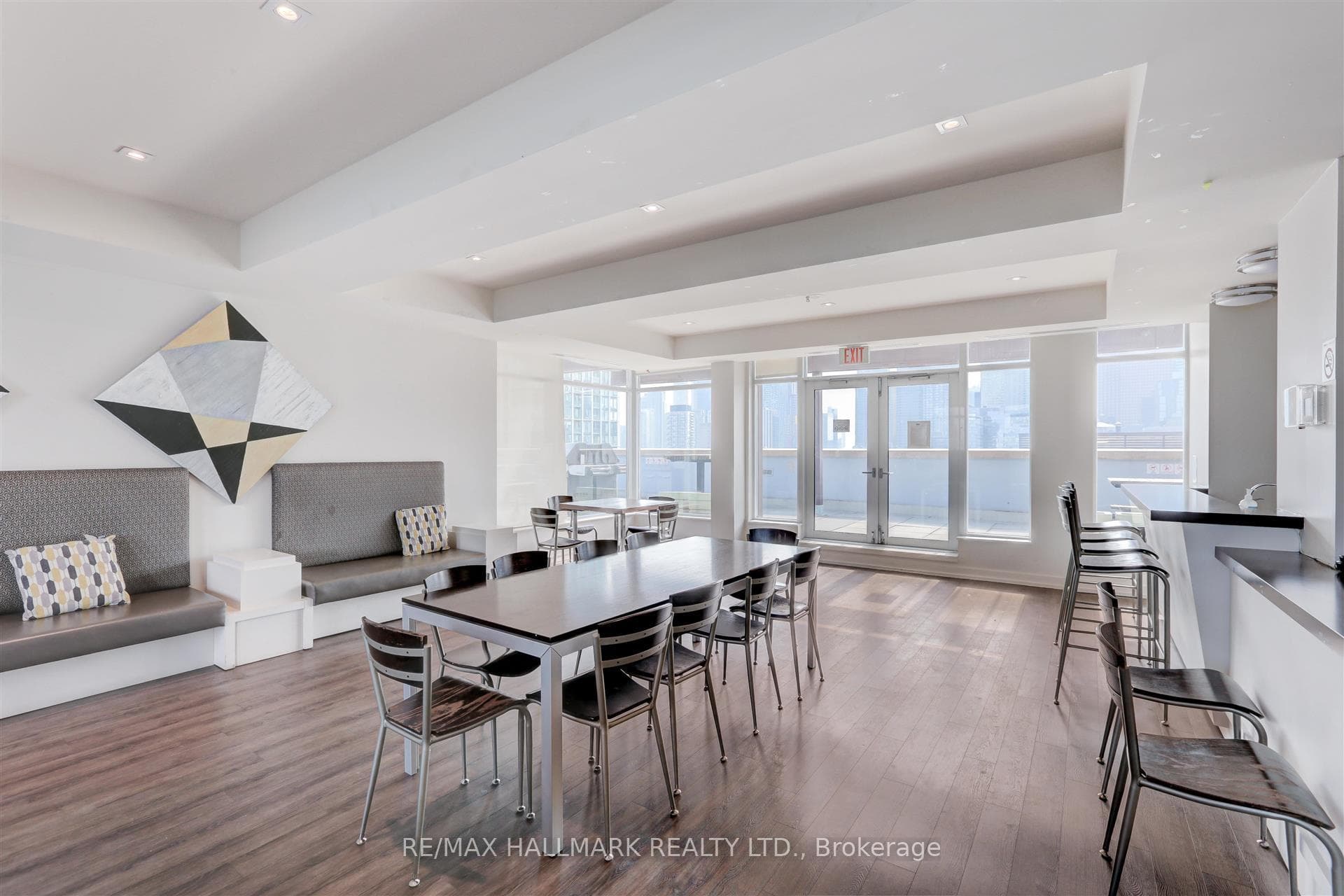230 King Street Unit 1508 photo 27