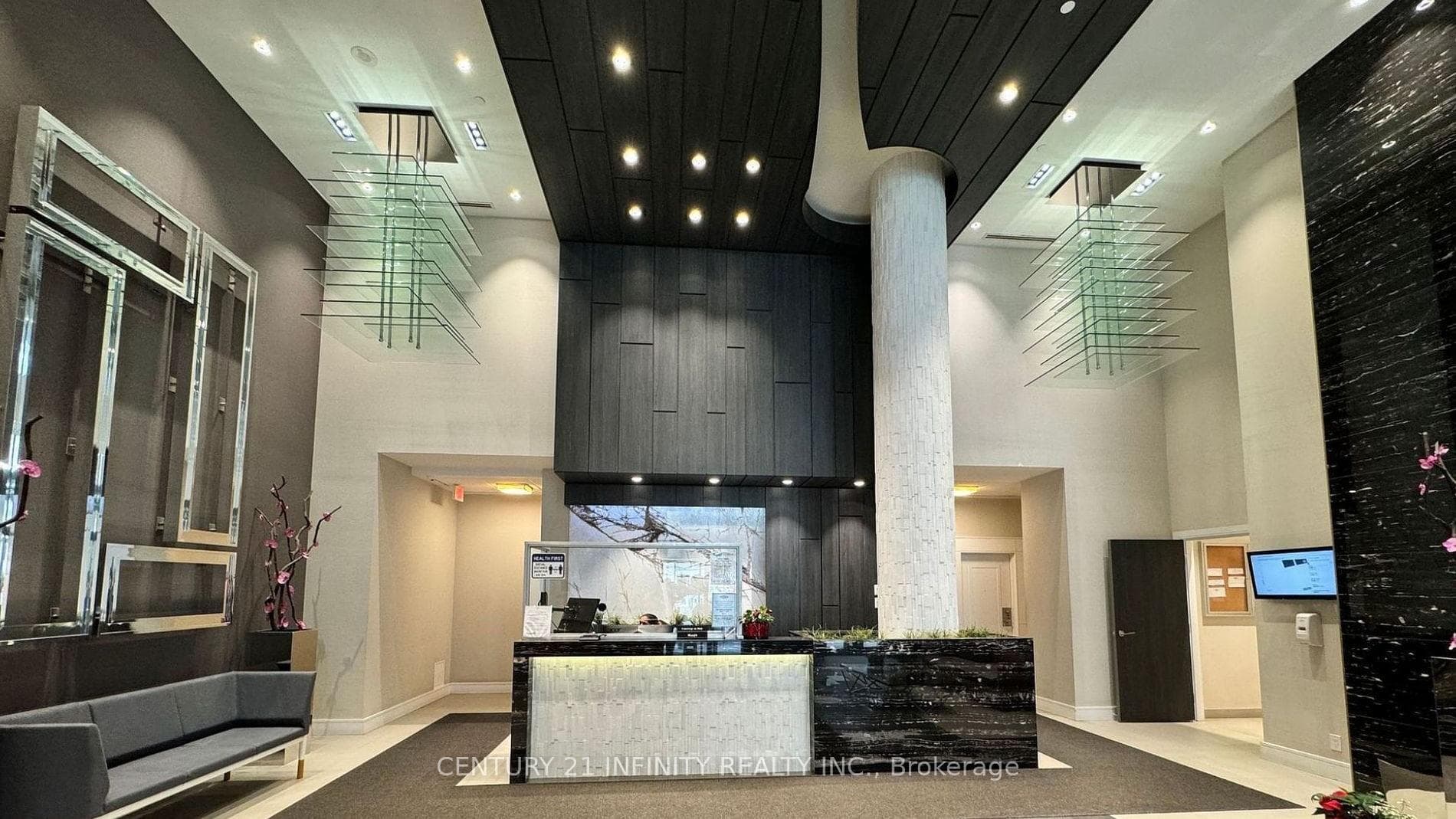 9191 Yonge Street Unit 406 photo 3