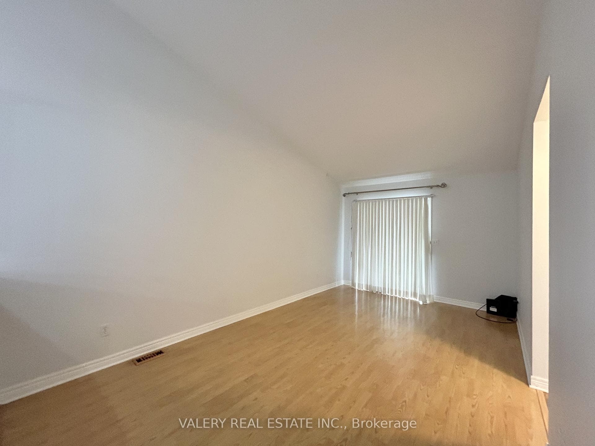 1559 Chateau Avenue Unit 3 photo 5