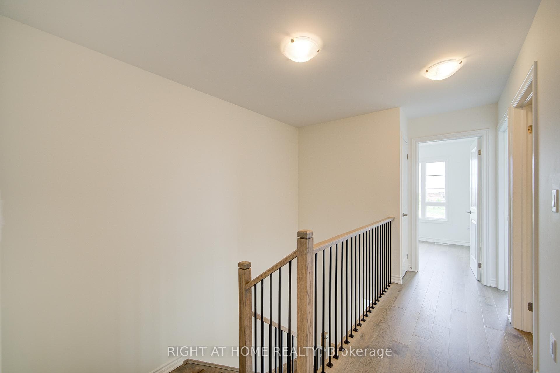 1220 Dartmouth Crescent Unit 8 photo 29