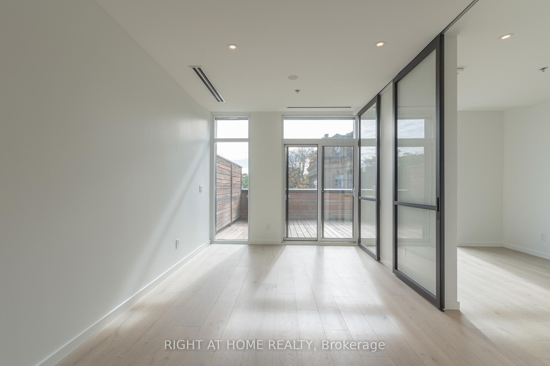 778 Queen Street Unit 206 photo 15