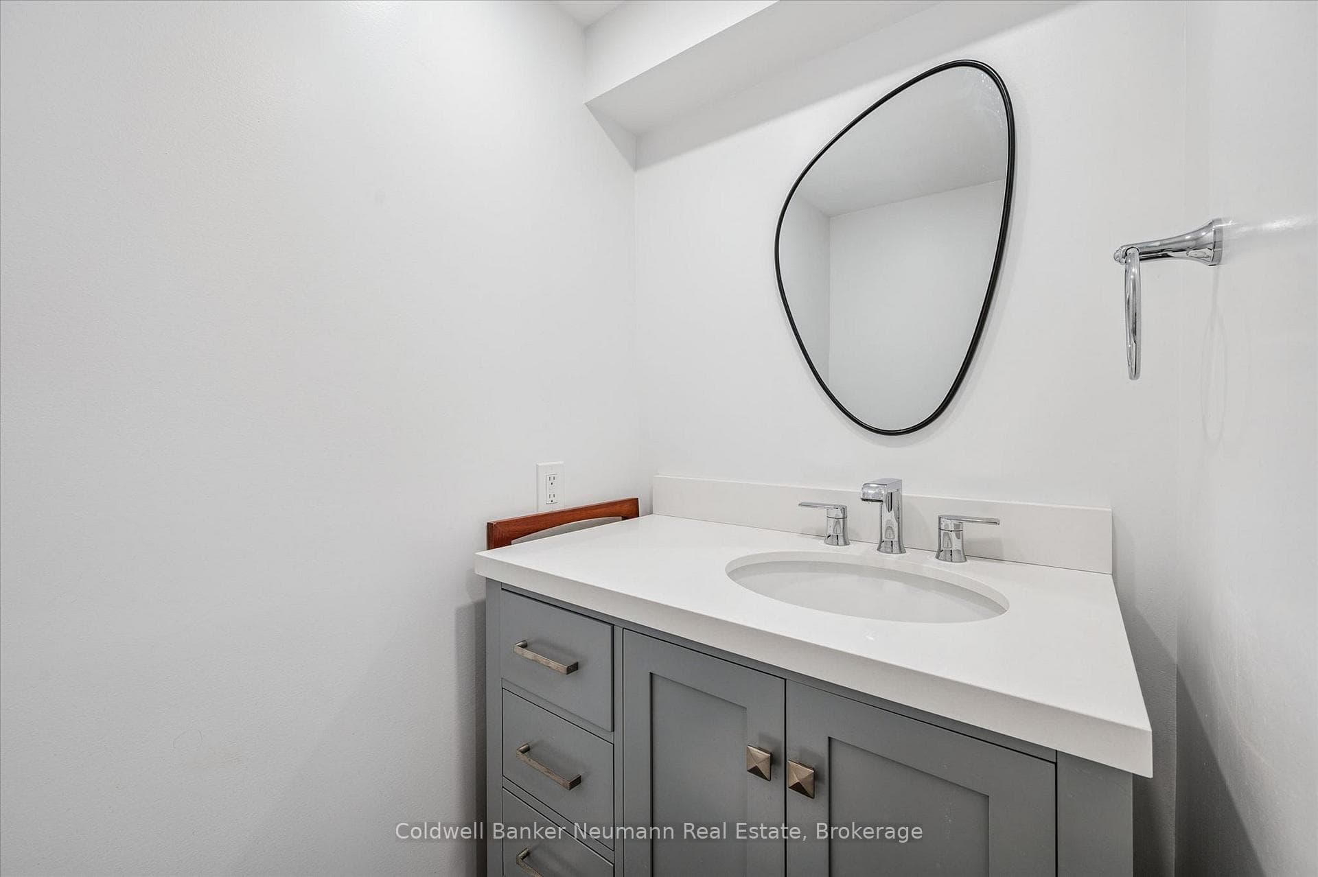 32 Sleeman Avenue photo 24