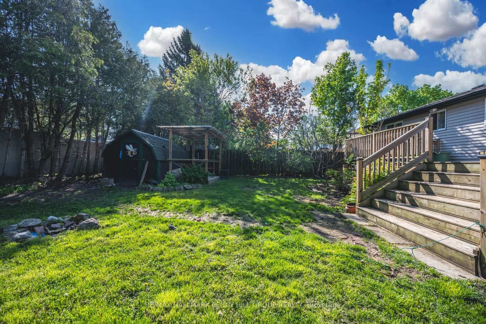 684 Bayview Drive photo 13