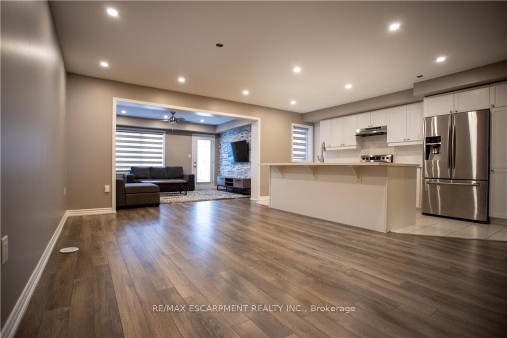 560 Allport Gate photo 14