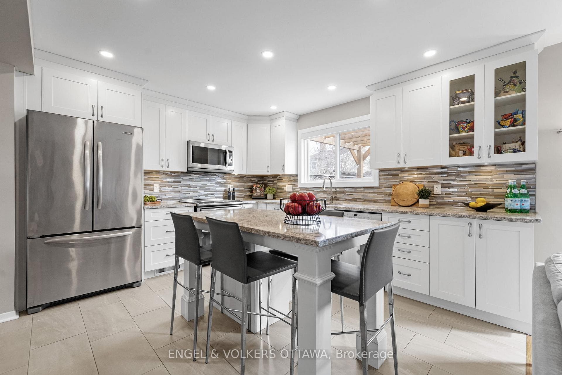 17 Winlock Crescent photo 8