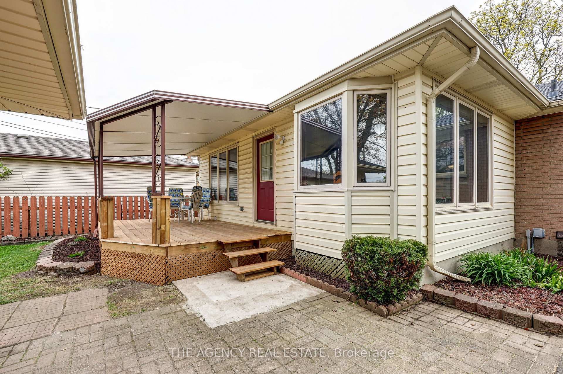 57 Laurentian Drive photo 43