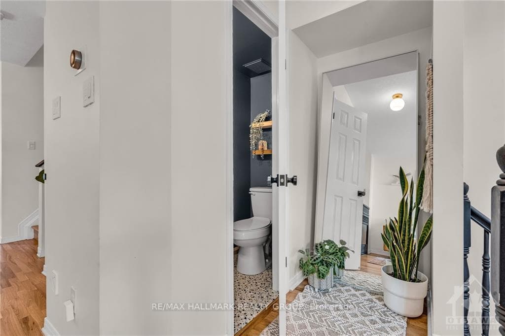 10 HINTONBURG Place Unit 11 photo 3