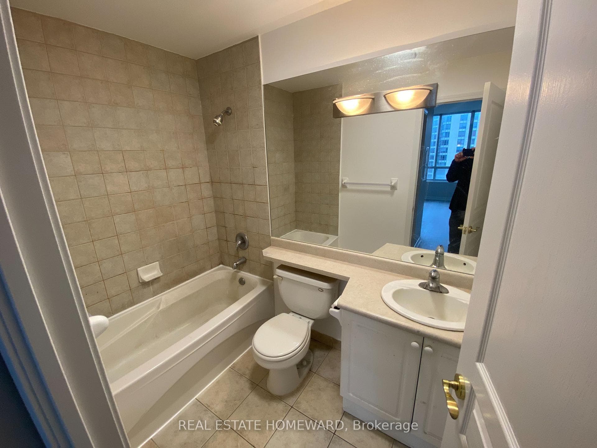 28 Byng Avenue Unit 1005 photo 16