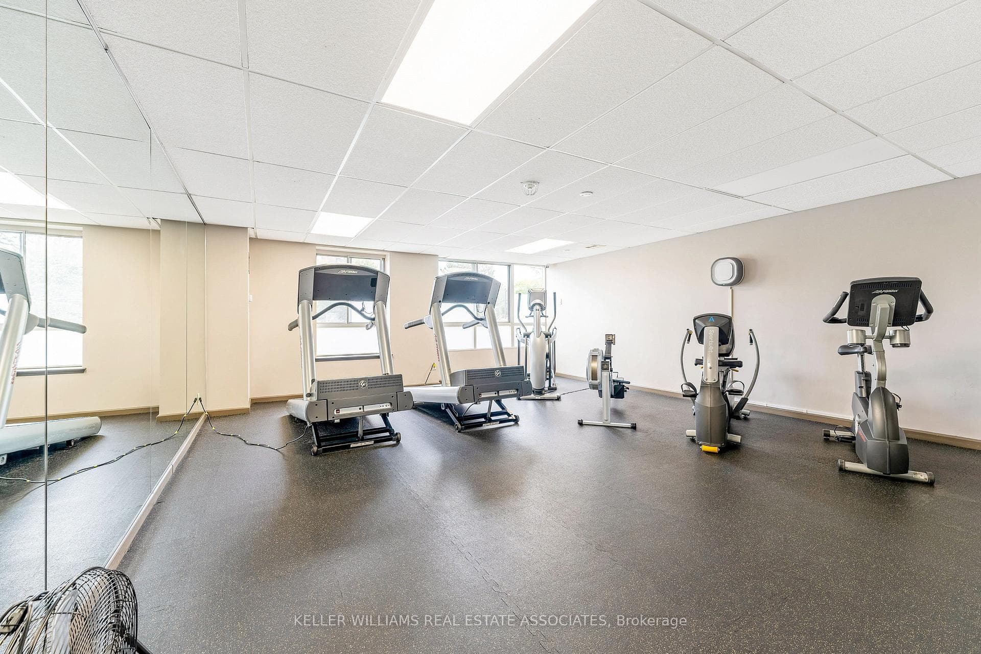 1485 Lakeshore Road Unit 203 photo 26