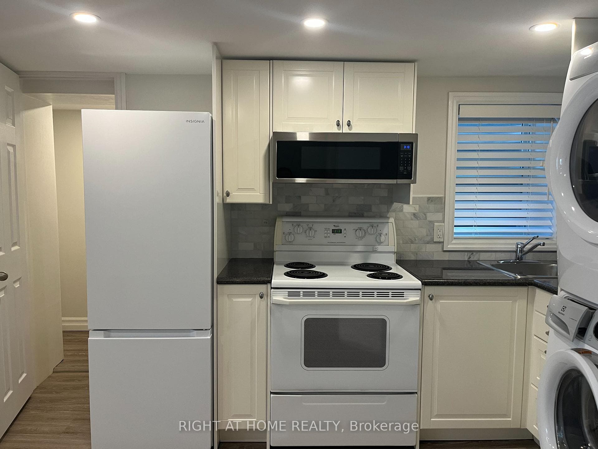 17 Stayner Avenue Unit Bsmt photo 4