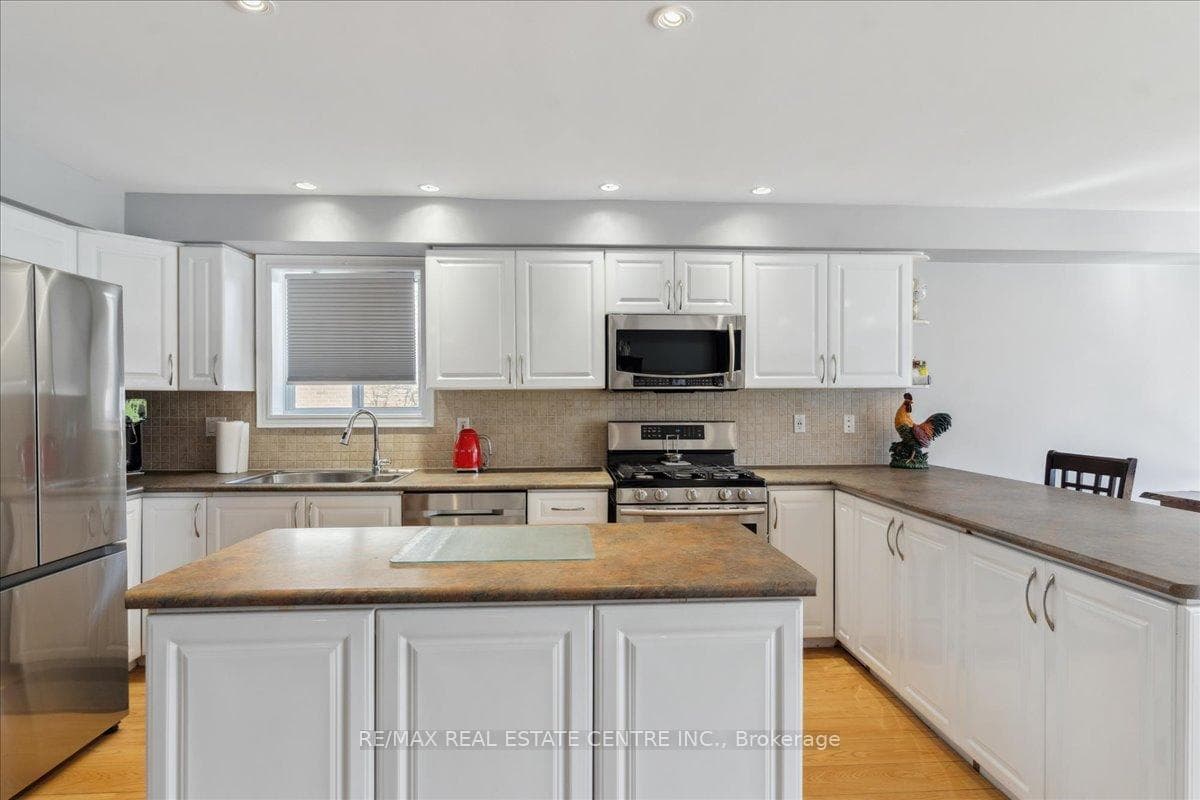 237 ARCHDEKIN Drive photo 15