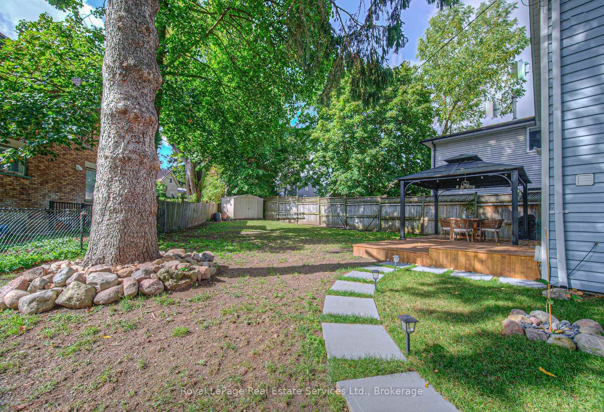 92 Adam Street photo 44