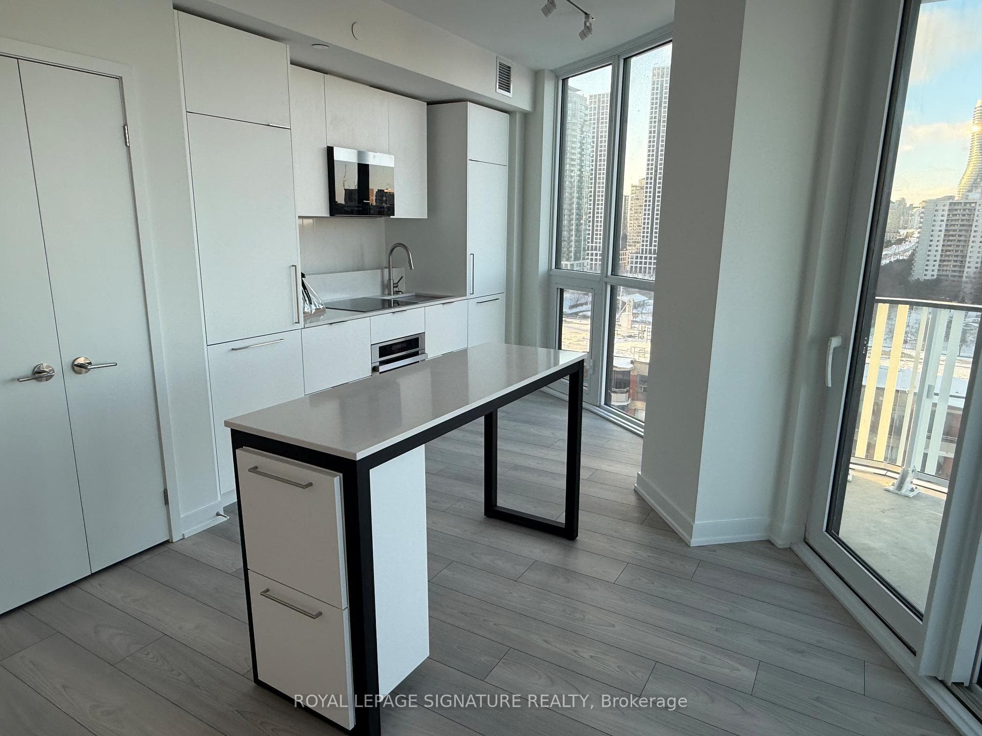1 Fairview Road Unit 1304 photo 15