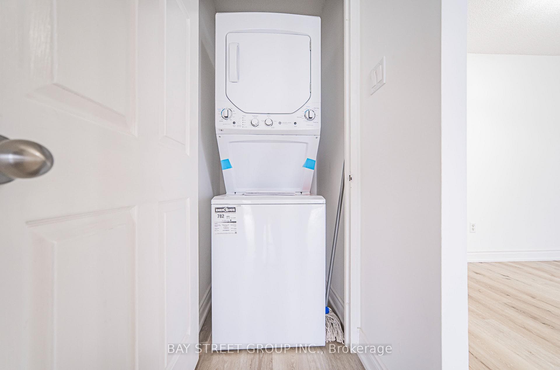 330 Rathburn Road Unit 1810 photo 26