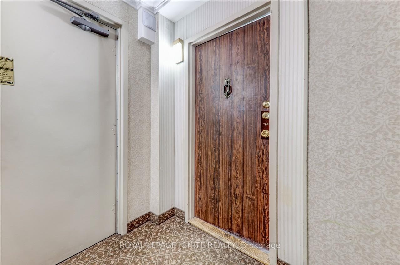25 Silver Springs Boulevard Unit 709 photo 9