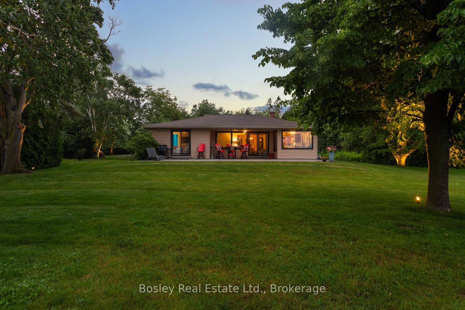 373 Victoria Beach Road photo 46