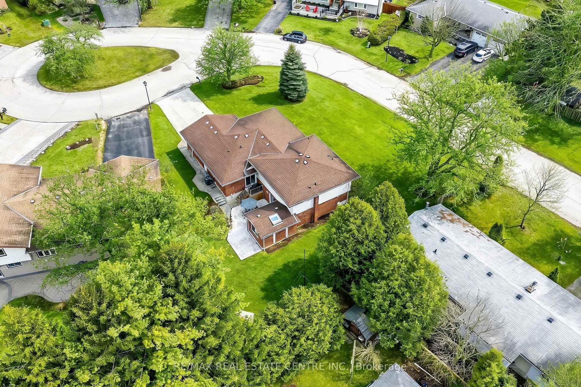 Child-friendly court location