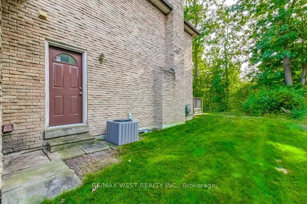 817 Damien Way photo 29