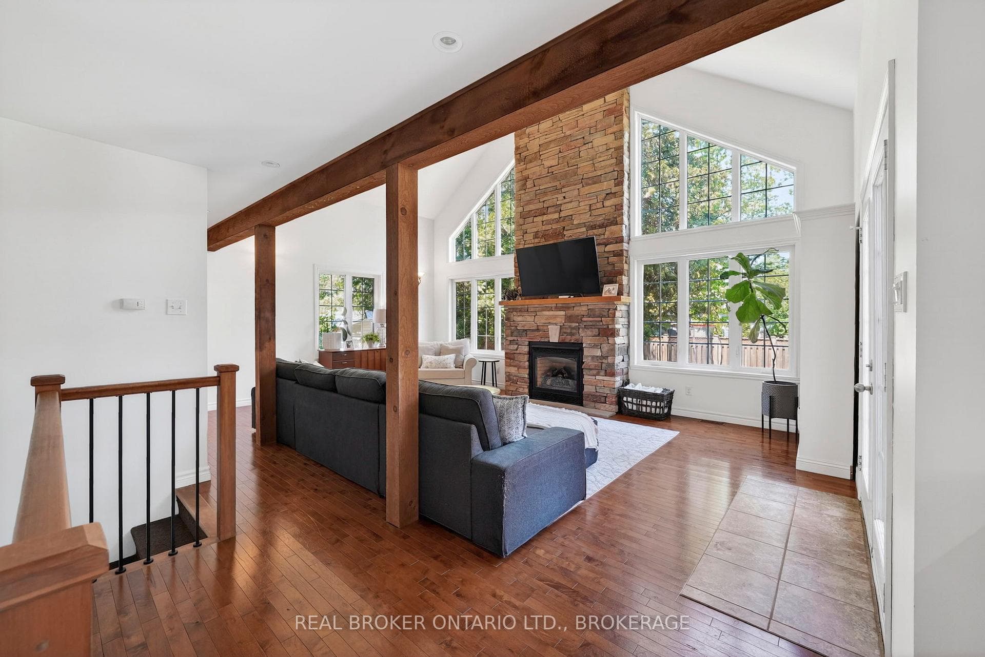 71 Hickory Street photo 13