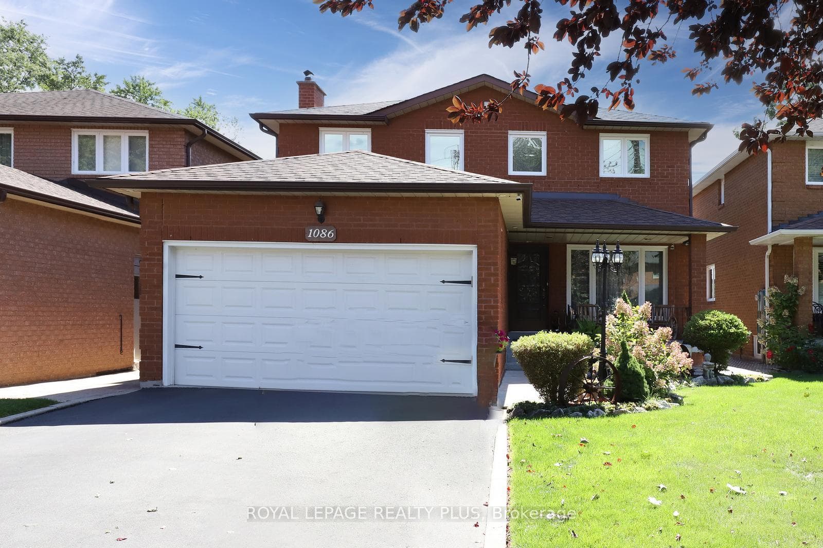 1086 Hedge Drive photo 1