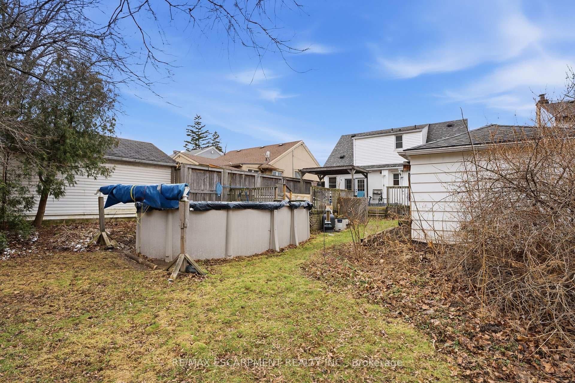 77 Arcade Crescent photo 39