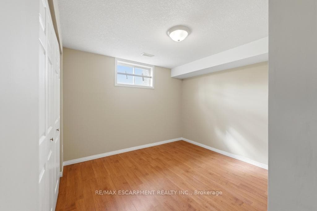 80 Lister Avenue photo 22