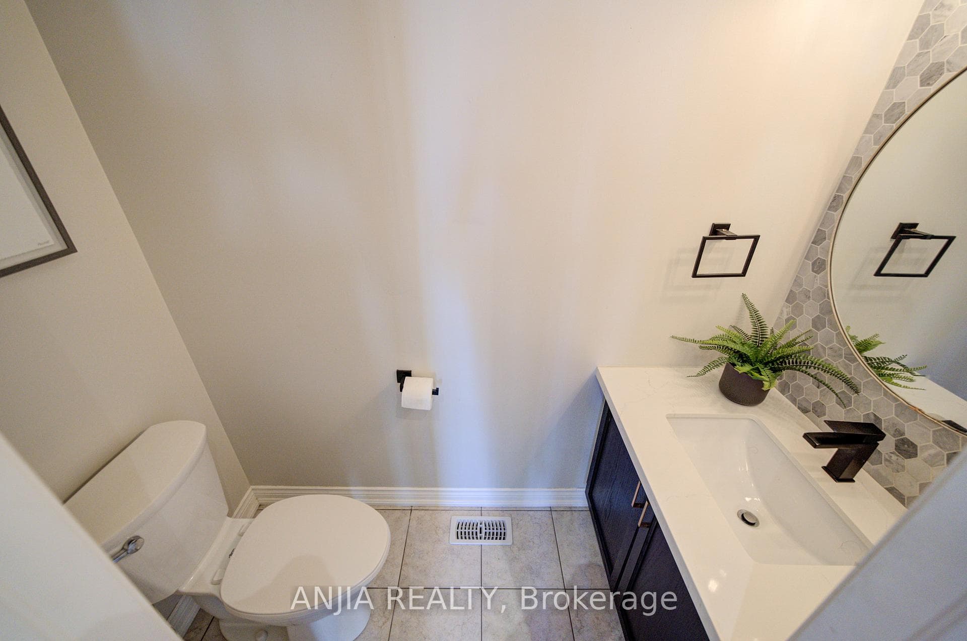 56 Stockell Crescent photo 23