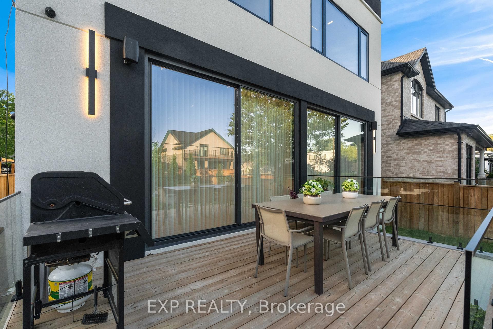 65 Edgecroft Road photo 42