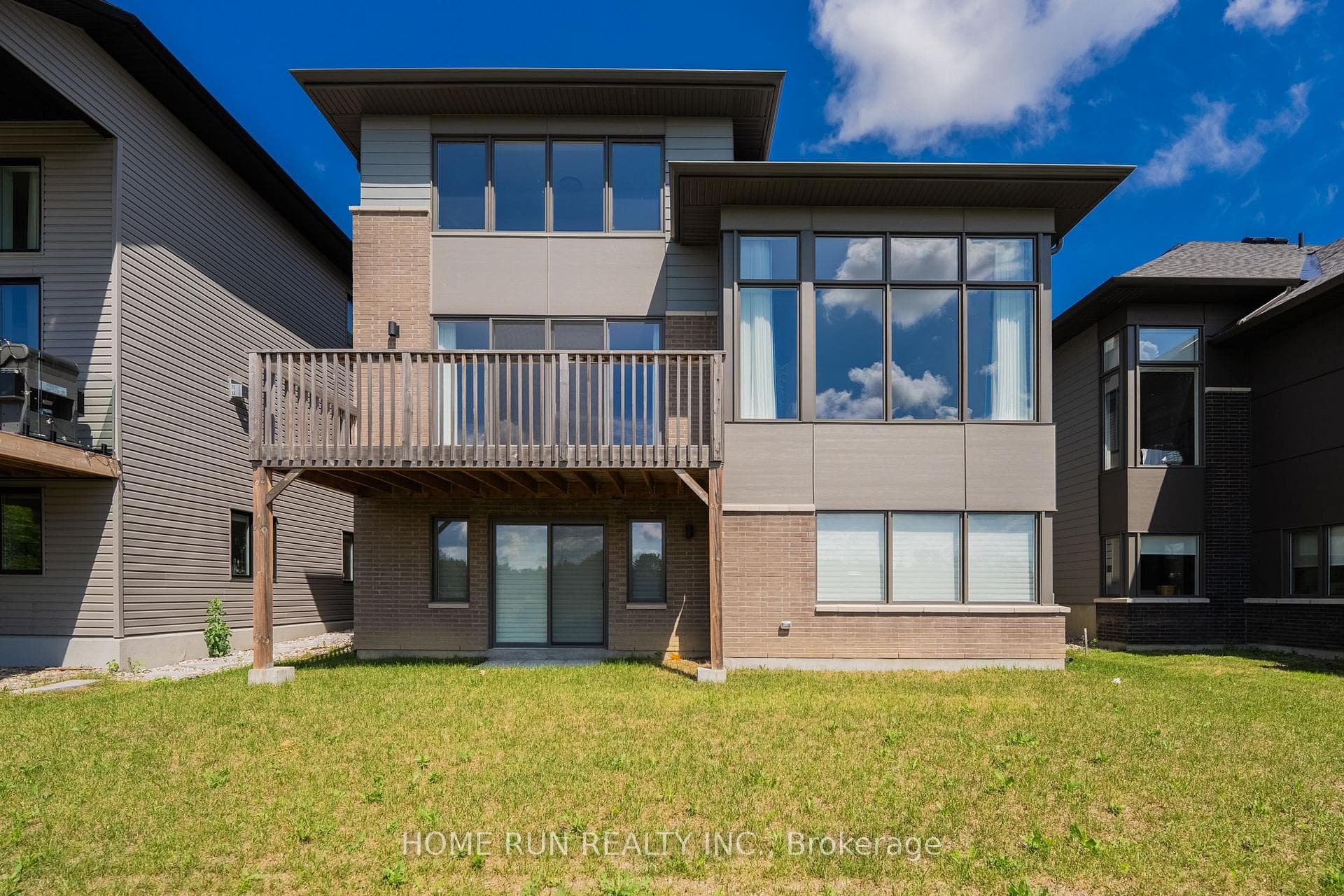 314 Shuttleworth Drive photo 2