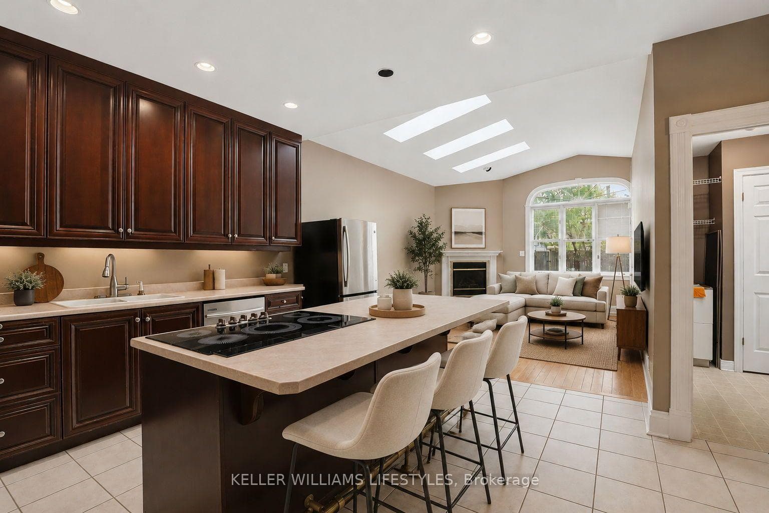 303 Pall Mall Street photo 6