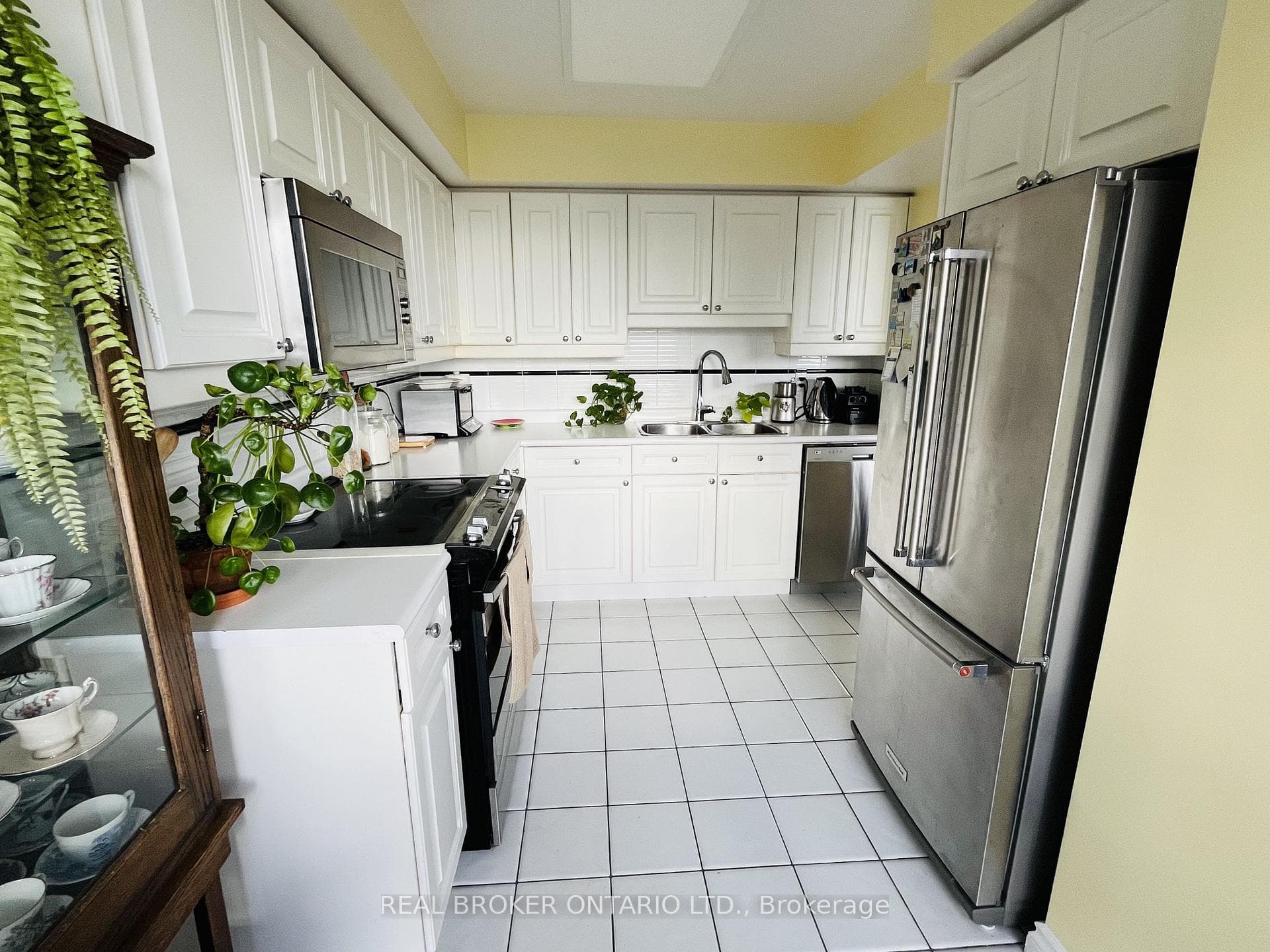 1 Palace Pier Court Unit 304 photo 11