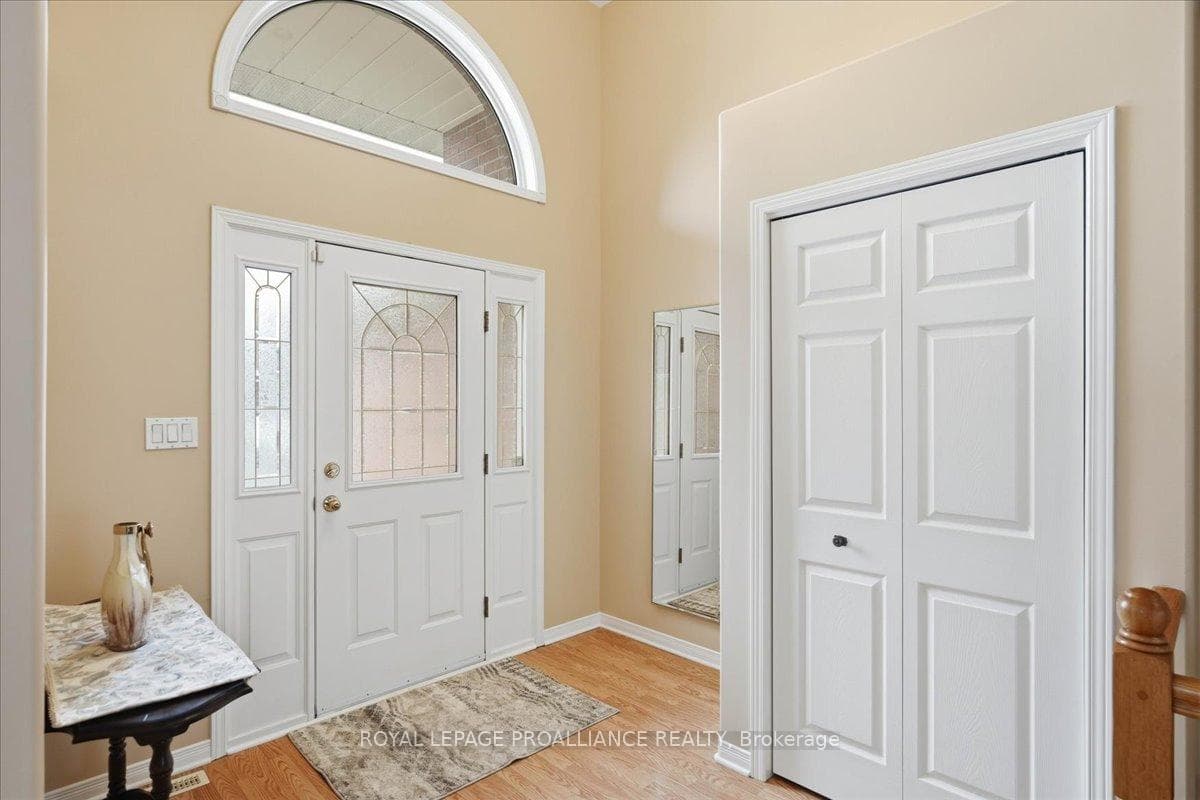 102 Hickory Grove photo 5